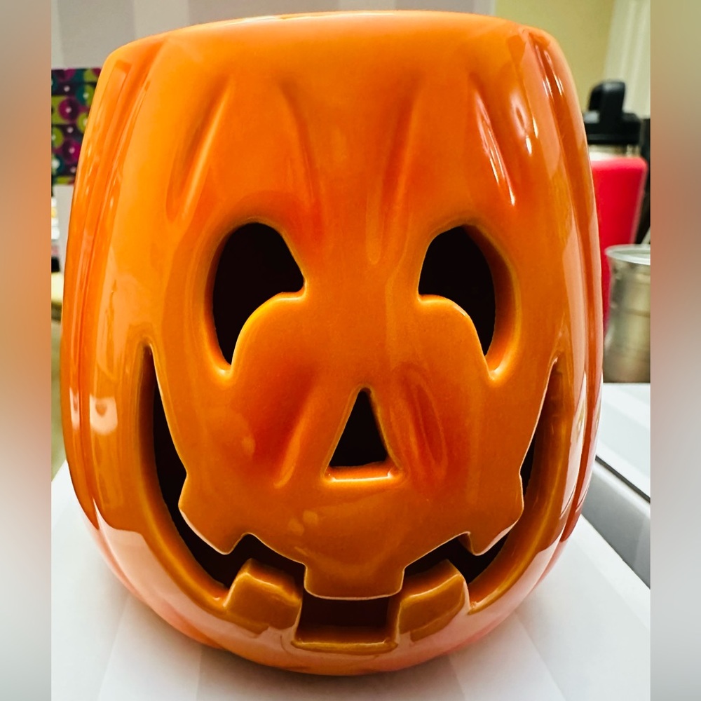 Pumpkin cut it out wax warmer